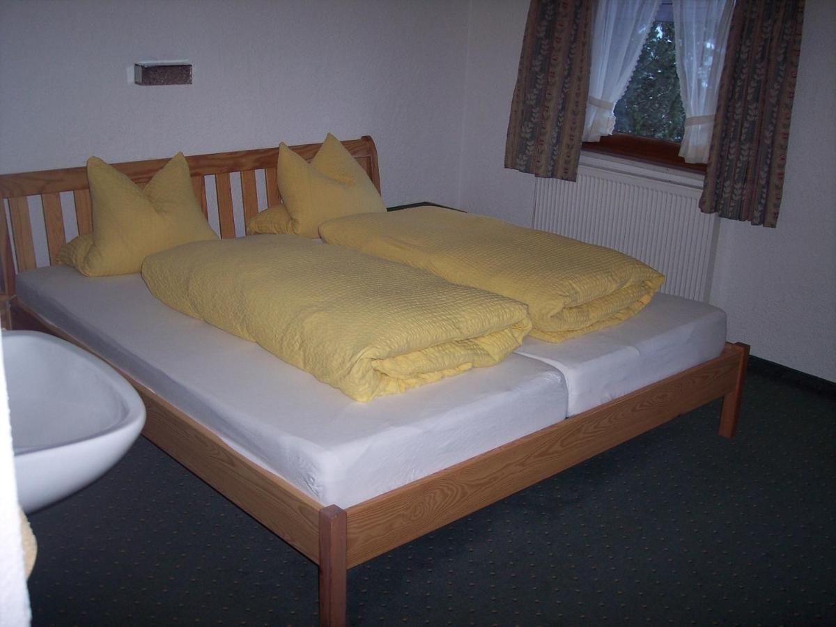 Gaestehaus Bruggerhof Hotel Langenfeld Room photo