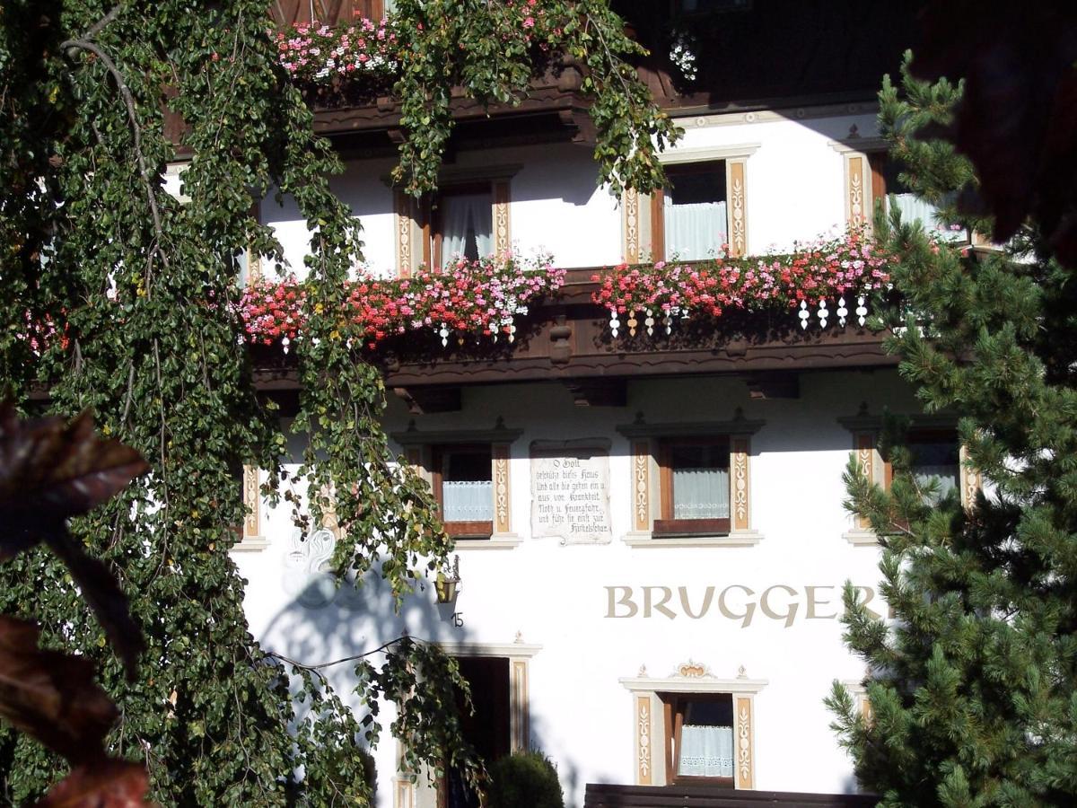 Gaestehaus Bruggerhof Hotel Langenfeld Exterior photo
