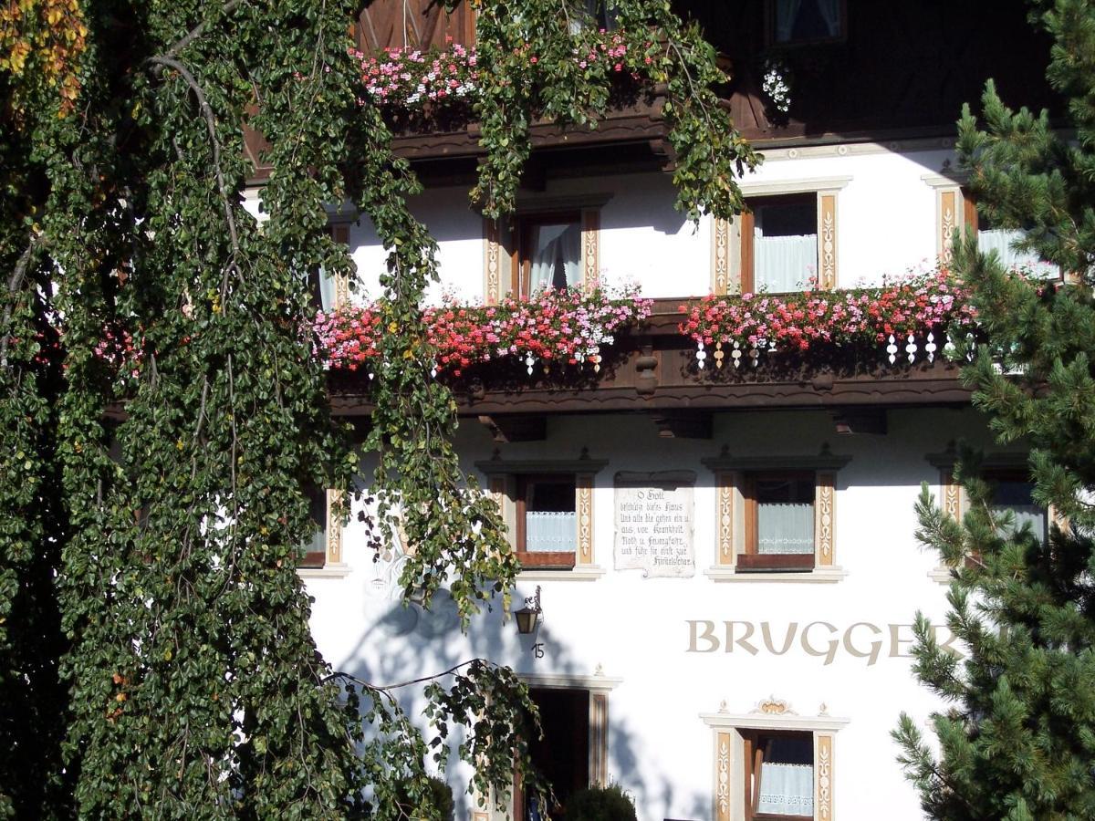Gaestehaus Bruggerhof Hotel Langenfeld Exterior photo