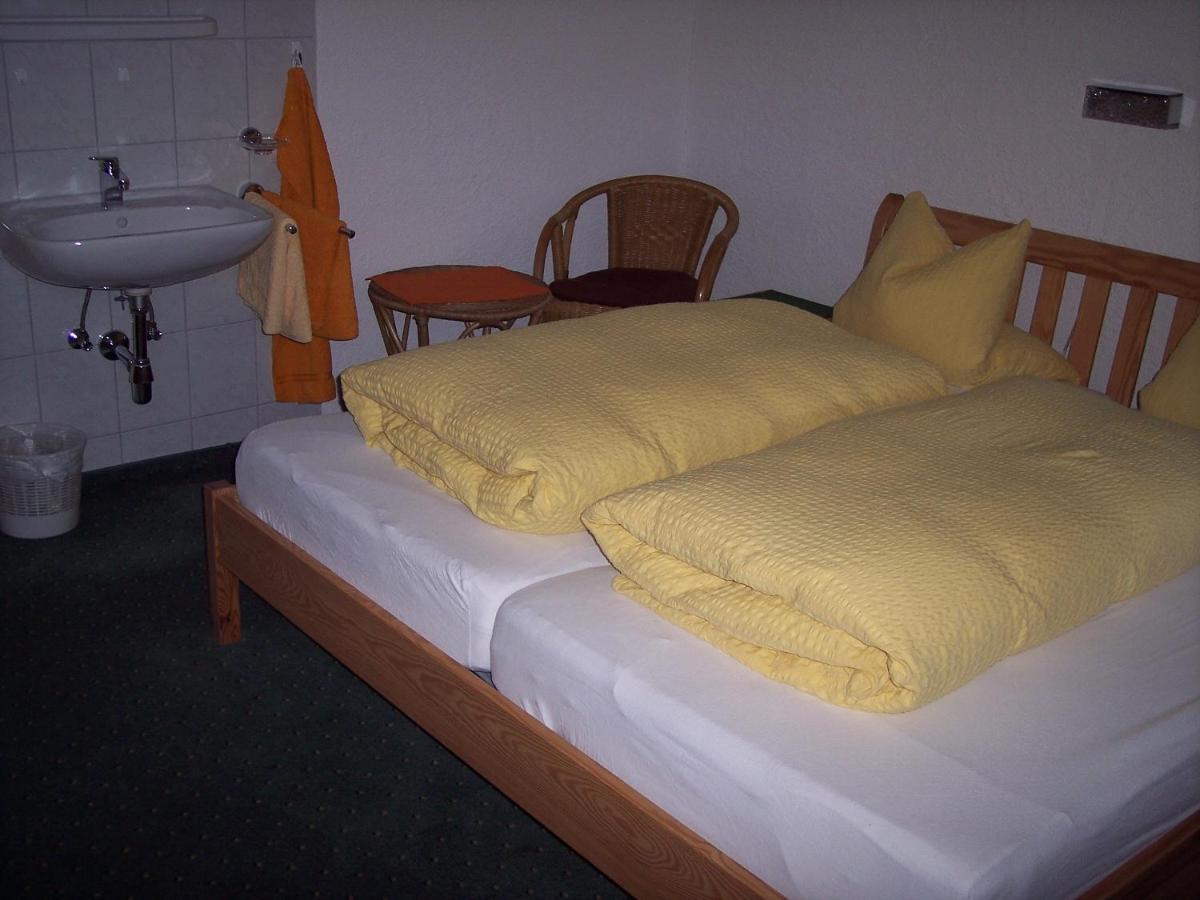 Gaestehaus Bruggerhof Hotel Langenfeld Room photo