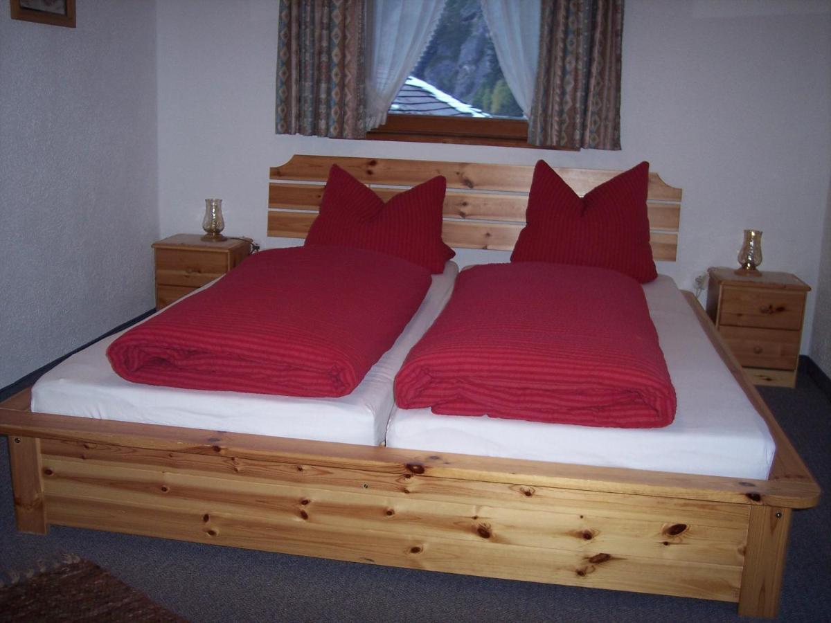 Gaestehaus Bruggerhof Hotel Langenfeld Room photo